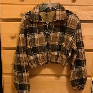 Zaful High Cropped Fuzzy Quarter ZIP